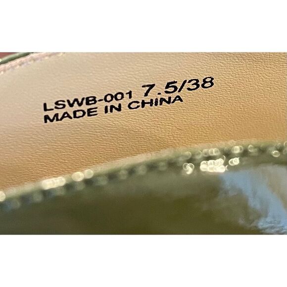 42 Gold Linx Slide Sandal - Picture 8 of 9